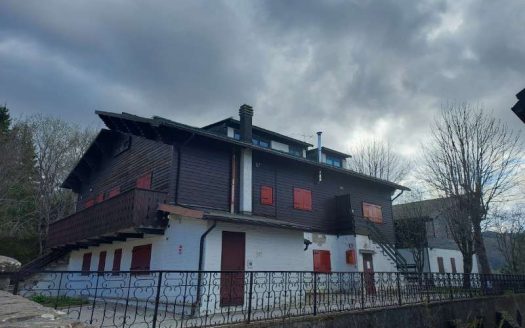 Abetone Mansarda Trilocale con Camino 2 minuti d’auto dal Centro