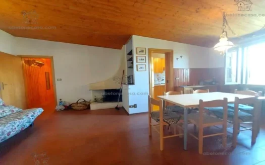 Abetone Uccelliera Trilocale con Caminetto e Garage