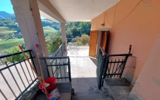 Dogana Nuova Ampio Trilocale con Terrazza Soleggiata